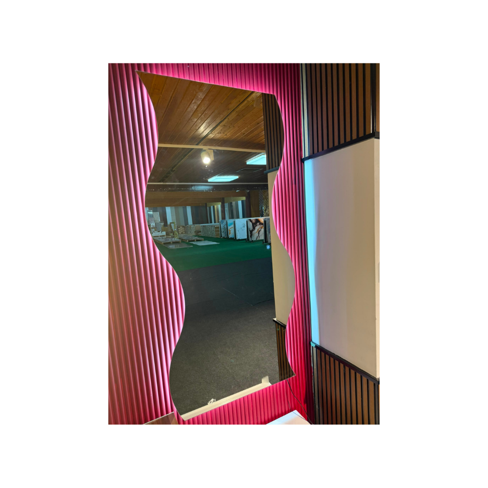 Designer LED Wandspiegel Wave – Asymmetrischer Ganzkörperspiegel mit Hintergrundbeleuchtung 1